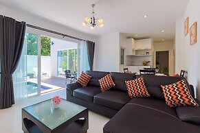 Private Villa with Pool near Laguna