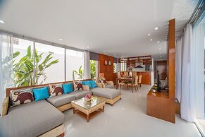 Private Villa with Pool near Laguna