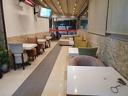 Karya Hotel