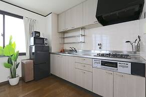 Guest House Liz Nakazaki-cho