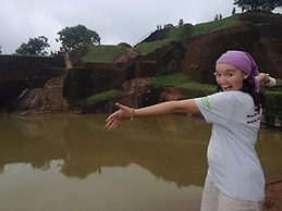 Sigiriya Vee Guest