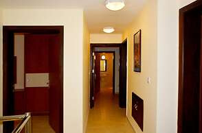 Public Security Hotel & Chalets