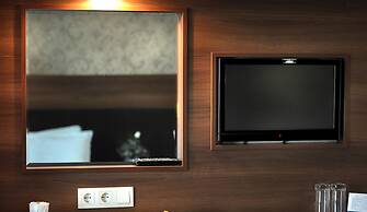 Rhiss Hotel Bostanci