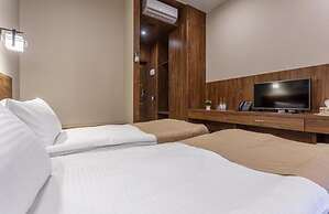 Riverside Hotel