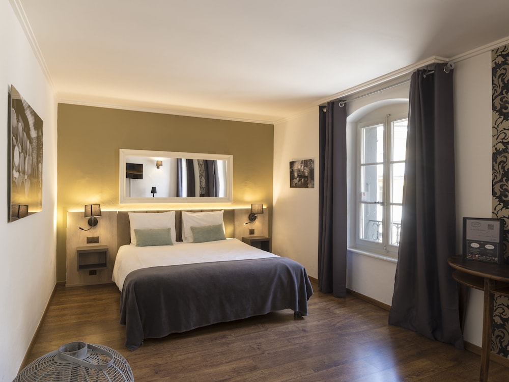 L'HÔTEL by Hostellerie du Château