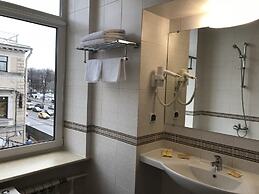 Sapphire Hotel