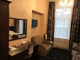 Sapphire Hotel