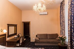 Sapphire Hotel