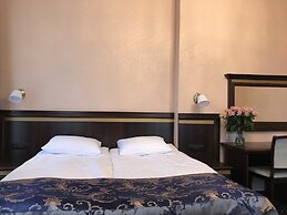 Sapphire Hotel