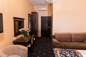 Sapphire Hotel