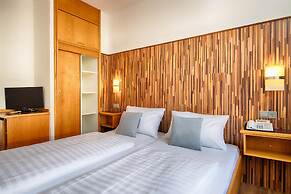 Home Hotel