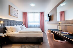 Home Hotel