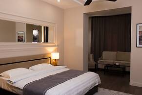 Madison Hotel