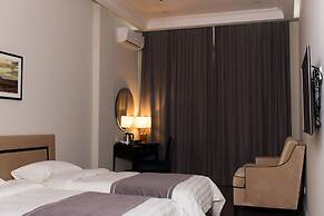 Madison Hotel