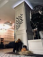 Madison Hotel