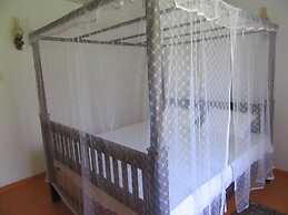 The Colonial Villa