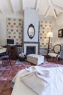 Ostra Menalon Luxury Suites