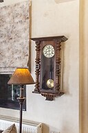 Ostra Menalon Luxury Suites