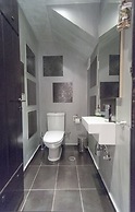Ostra Menalon Luxury Suites