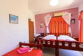 Savas Rooms
