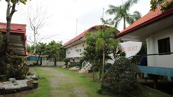 Nipa Hut Resort