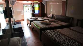 Nipa Hut Resort
