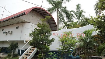 Nipa Hut Resort