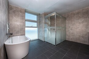 Hotel Tops 10