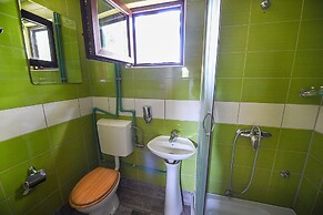 San Art Floating Hostel&Apartments