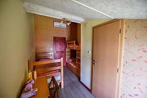 San Art Floating Hostel&Apartments