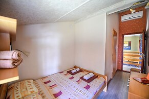 San Art Floating Hostel&Apartments