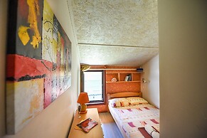 San Art Floating Hostel&Apartments