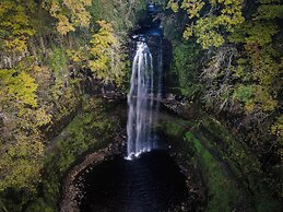 Waterfall Lodge
