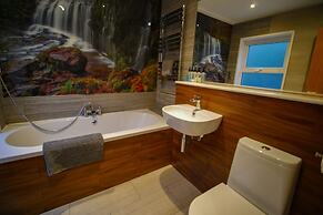 Waterfall Lodge