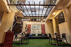 Kiwi Hotel