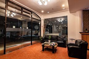 Kiwi Hotel