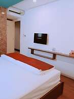 Rich Hotel