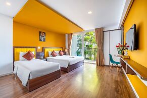 Rich Hotel