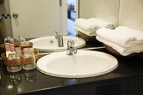 Rich Hotel