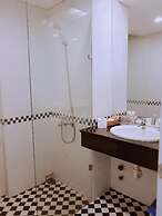 Rich Hotel