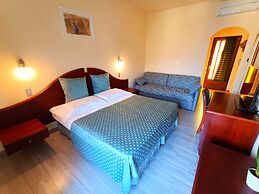 Villa Isabella Hotel & Residence