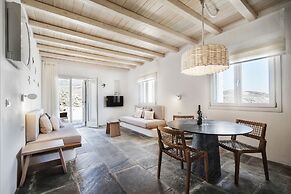 Hide out Suites
