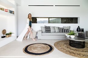Hide out Suites