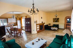 Spacious house with seaview
