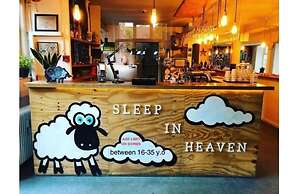 Sleep in Heaven hostel & bar