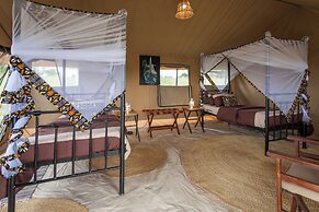 Gnu Mara River Camp