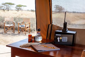 Gnu Mara River Camp