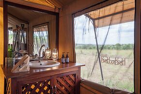 Gnu Ndutu Camp