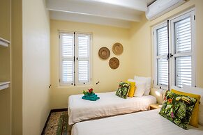Curacao Gardens