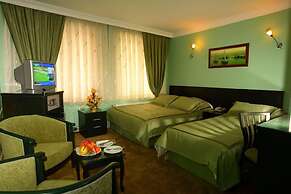 Yaman Hotel
